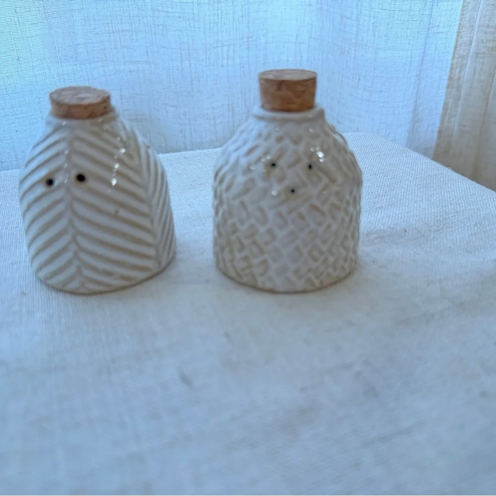 Full set of kitchen items - Picture 10 of 11